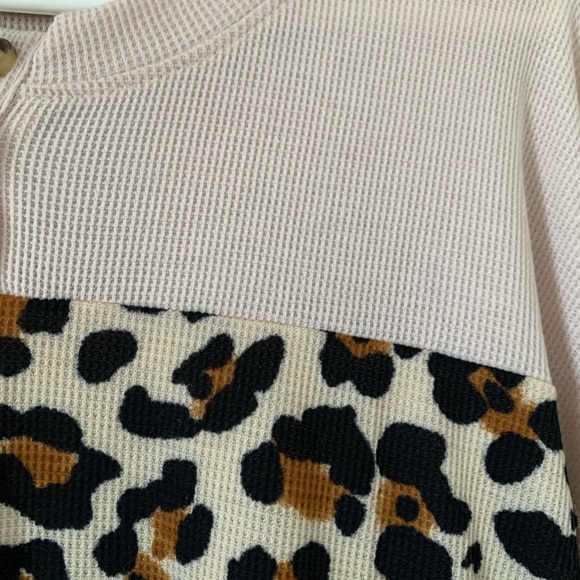 Women’s Waffle Knit Top NWOT - Picture 5 of 9